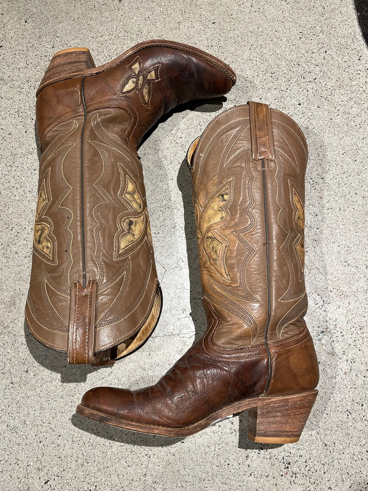 Vintage Brown Midi With Inlay Butterfly Boot