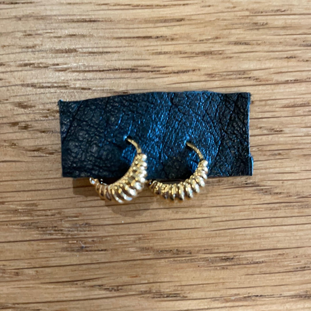 Croissant Huggie Earring