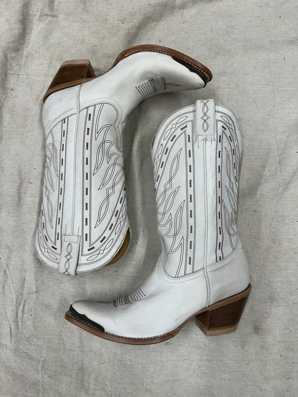 Vintage White Almond Toe Cowboy Boots