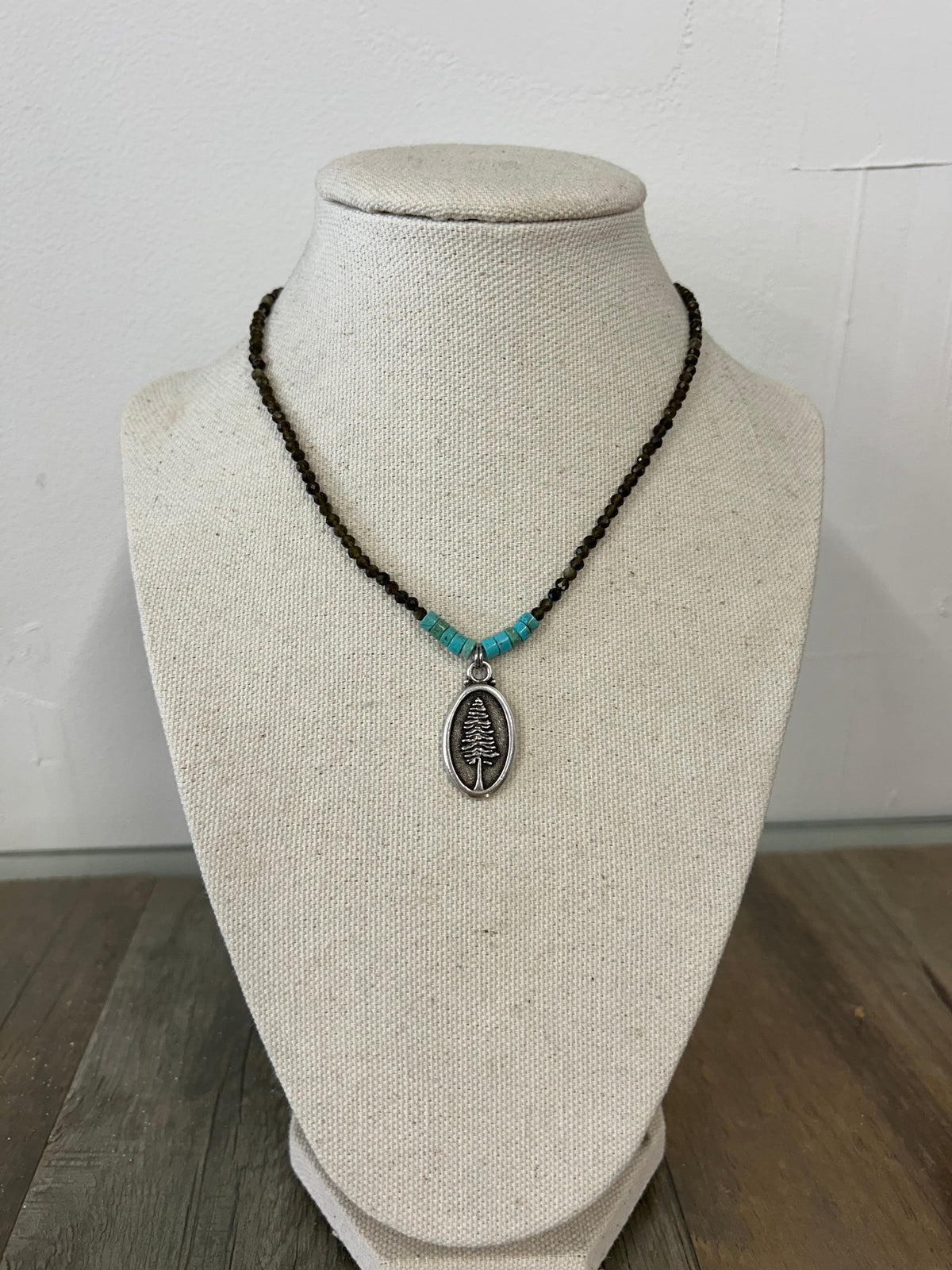 Wander Necklace