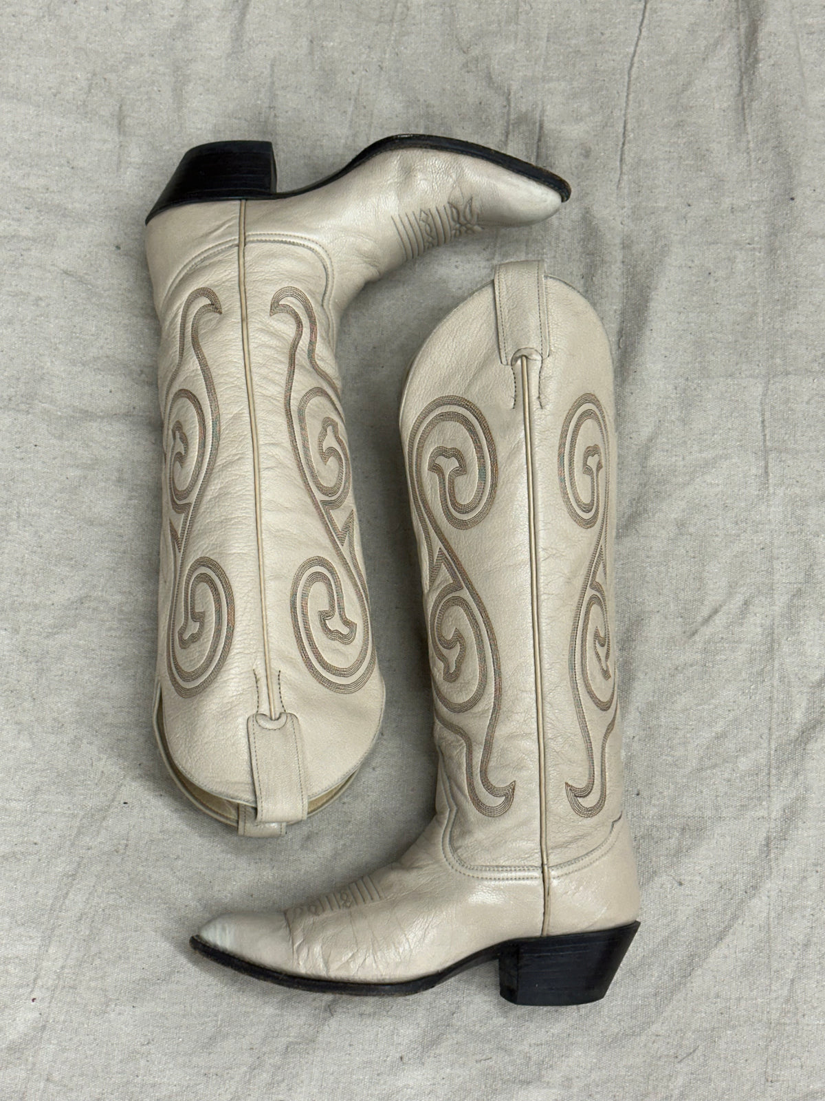 Vintage White Swirl Cowboy boots