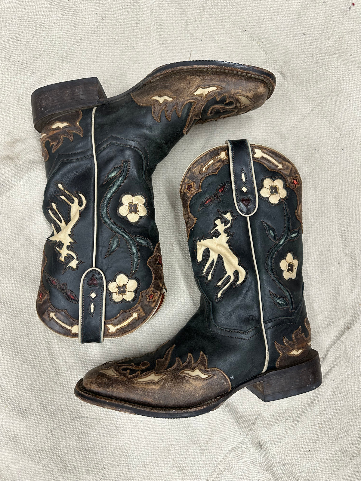 Vintage detailed black cowboy boots