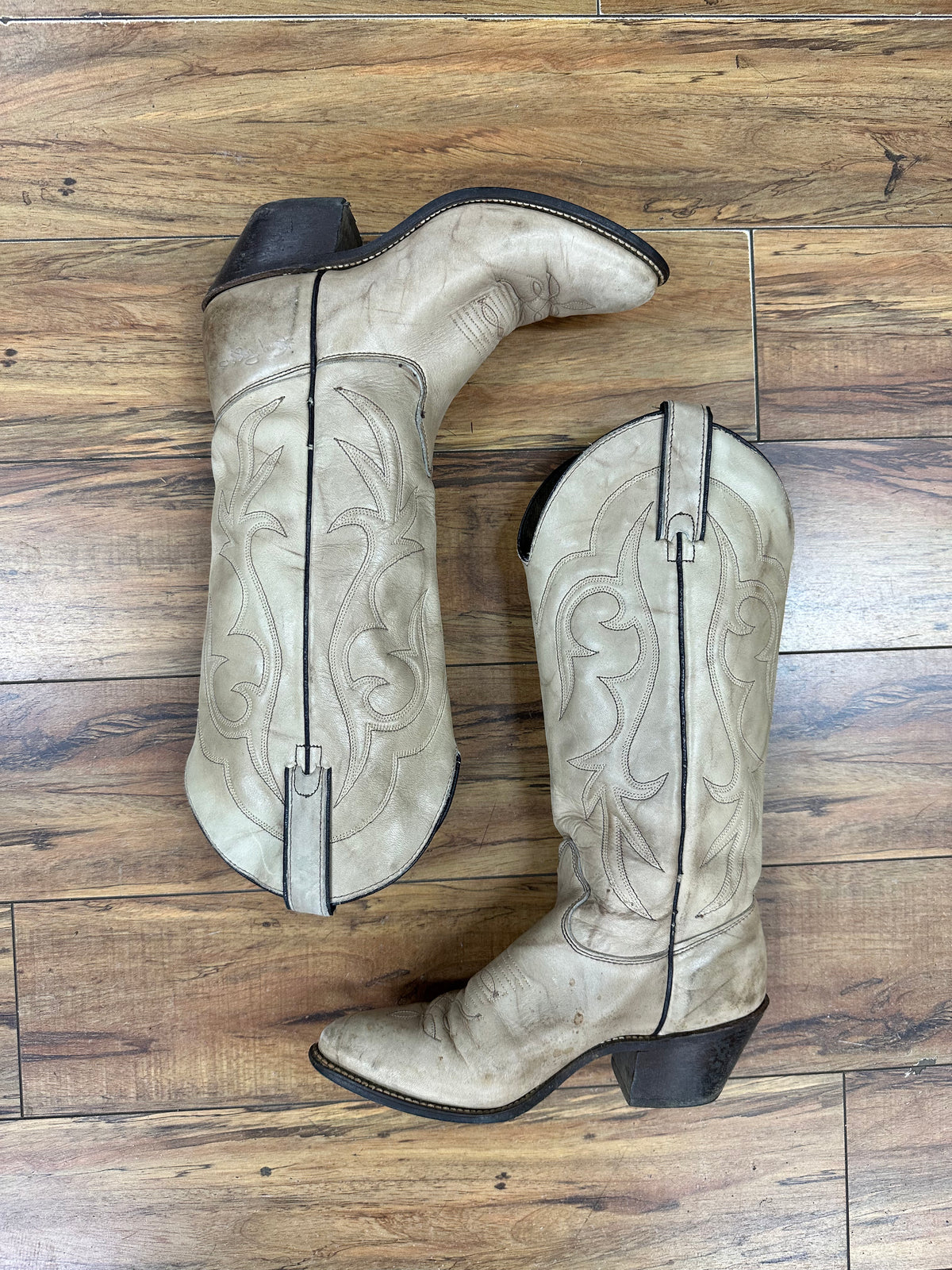 Marbled Cream Cowboy Boots