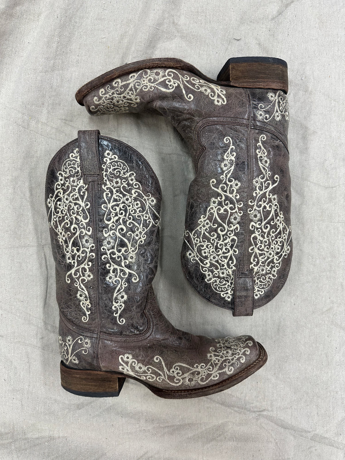 Vintage Tan Embroidered Cowboy Boots