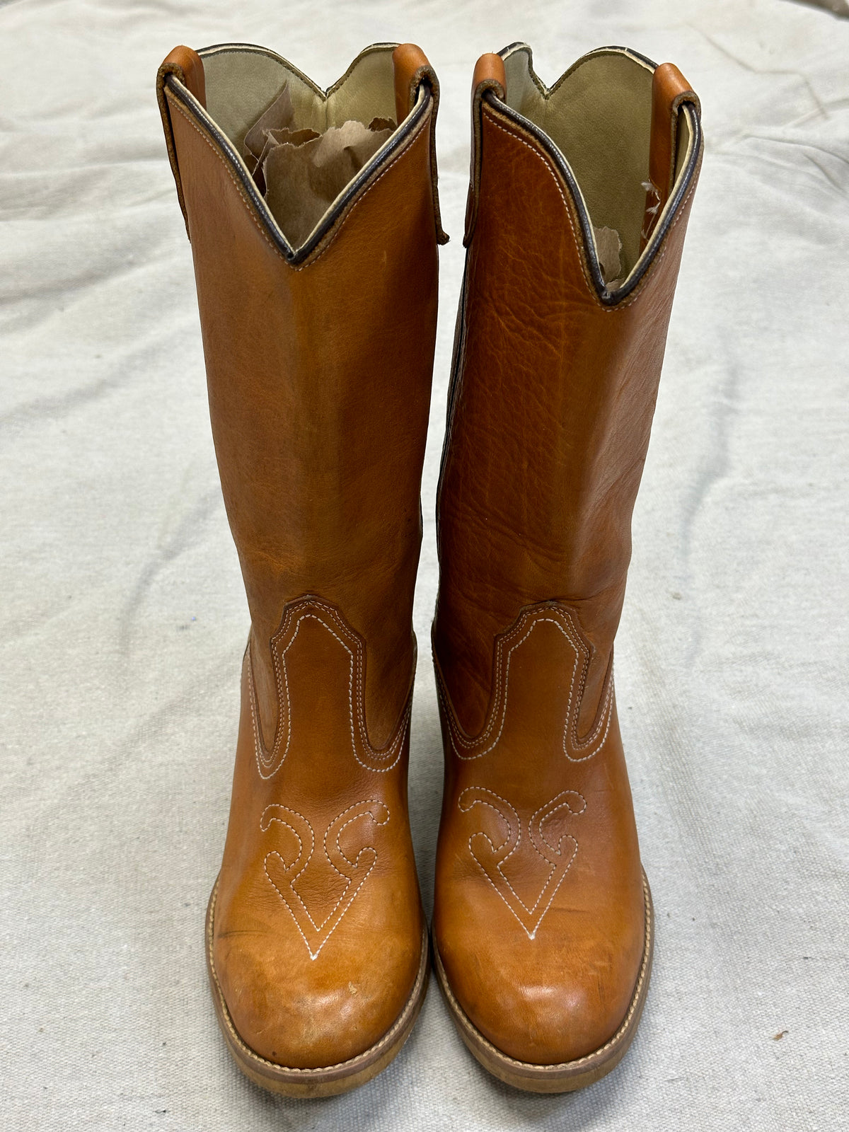 Tan Cowboy Boots With Toe Detail