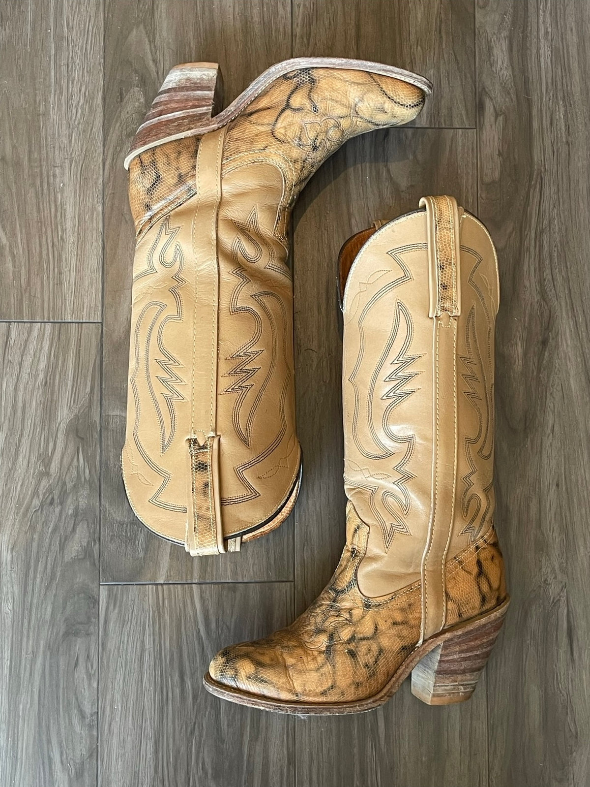 Vintage Marbled Mustard Stacked Heel Cowboy Boot