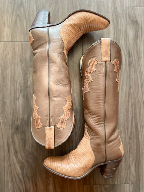 Vintage 1970's Stacked Heel Justin Boots