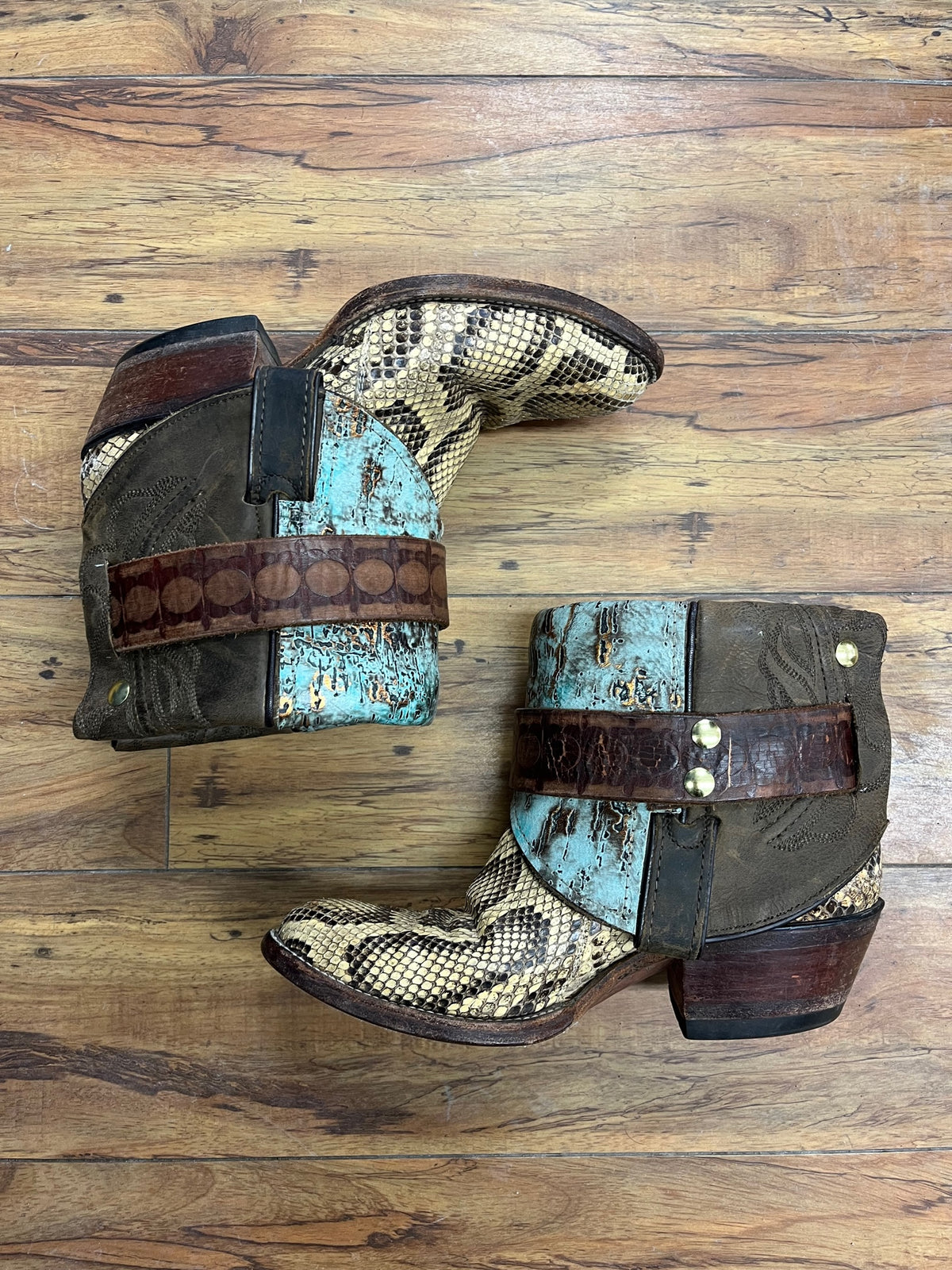Vintage Snakeskin Round Toe Canty Boots