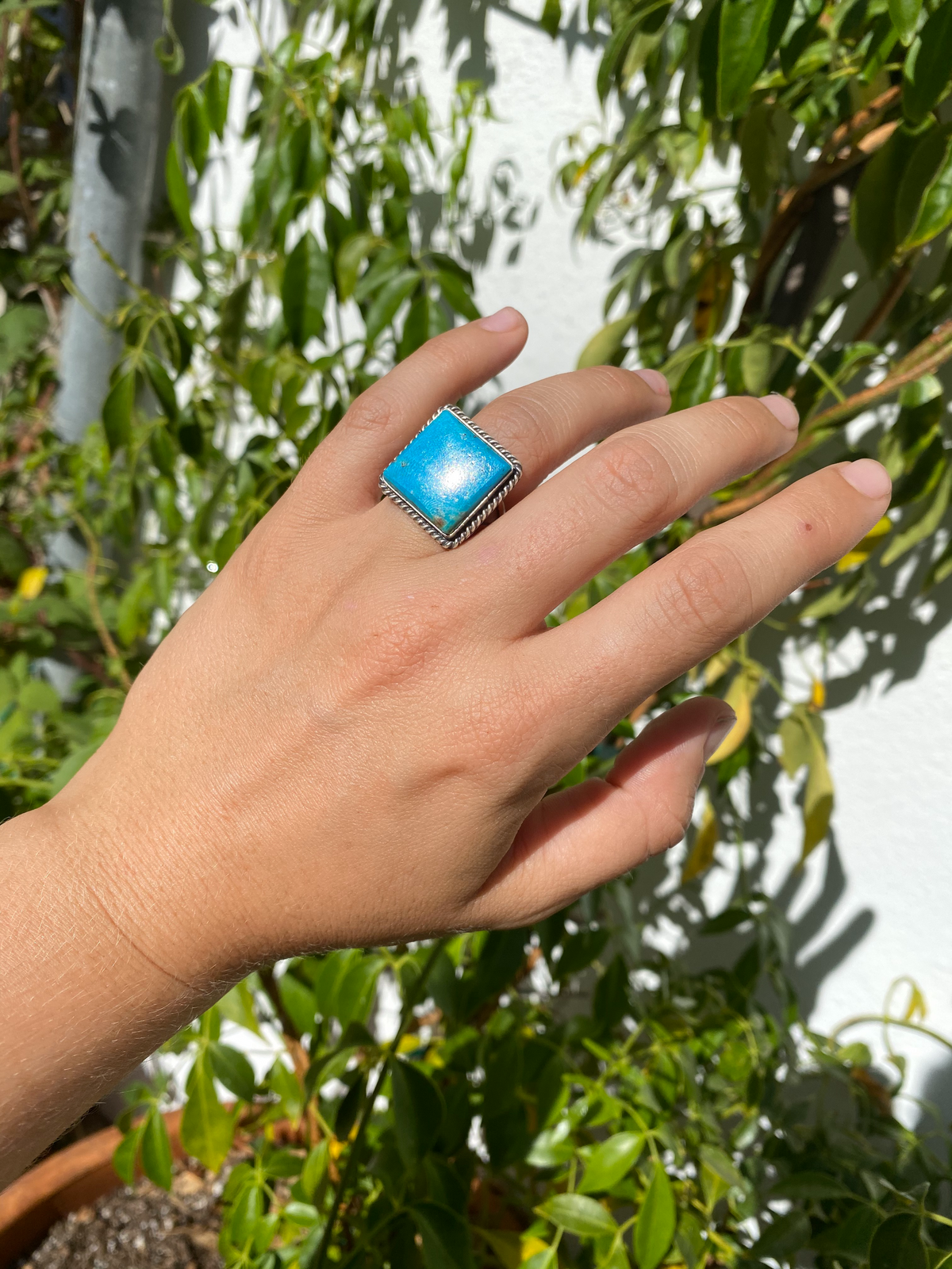 Navajo Handmade Kingman Turquoise Ring